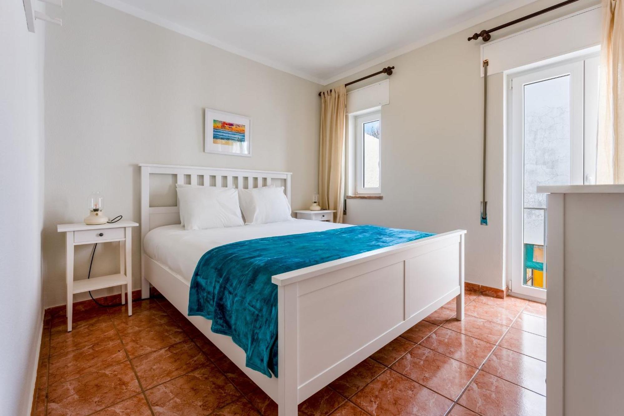 Comfy Flat W/ Rooftop Beach View By Lovelystay Burgau Eksteriør bilde