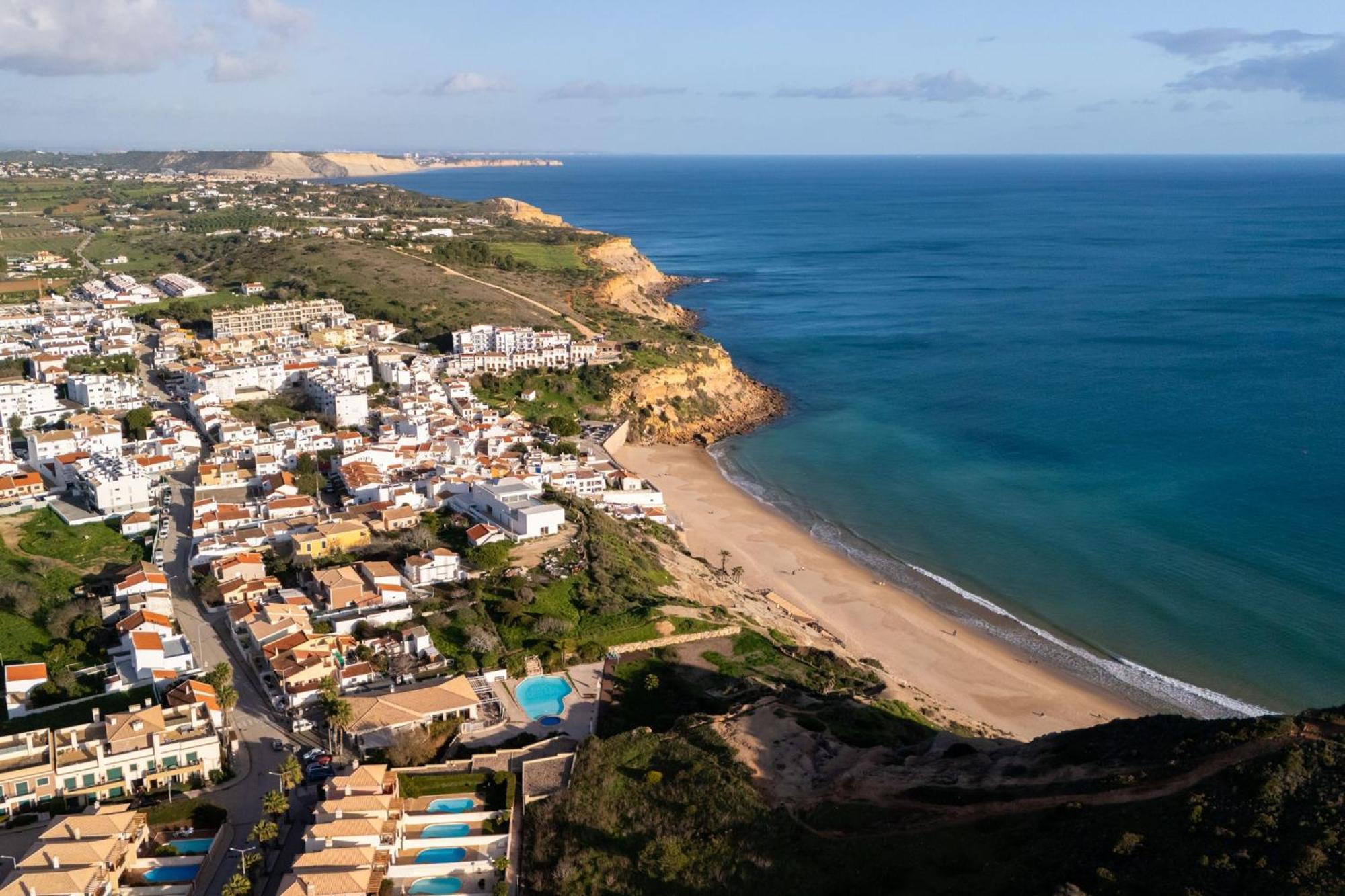 Comfy Flat W/ Rooftop Beach View By Lovelystay Burgau Eksteriør bilde