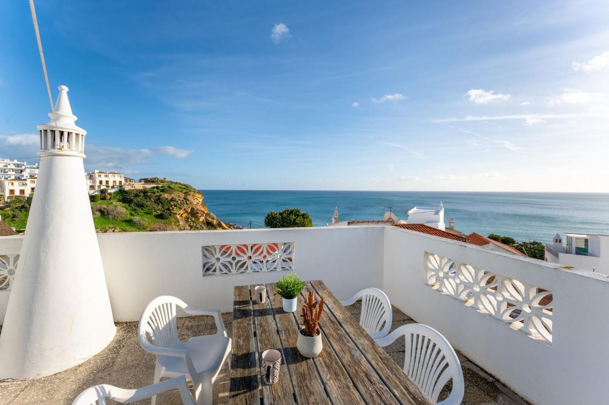 Comfy Flat W/ Rooftop Beach View By Lovelystay Burgau Eksteriør bilde