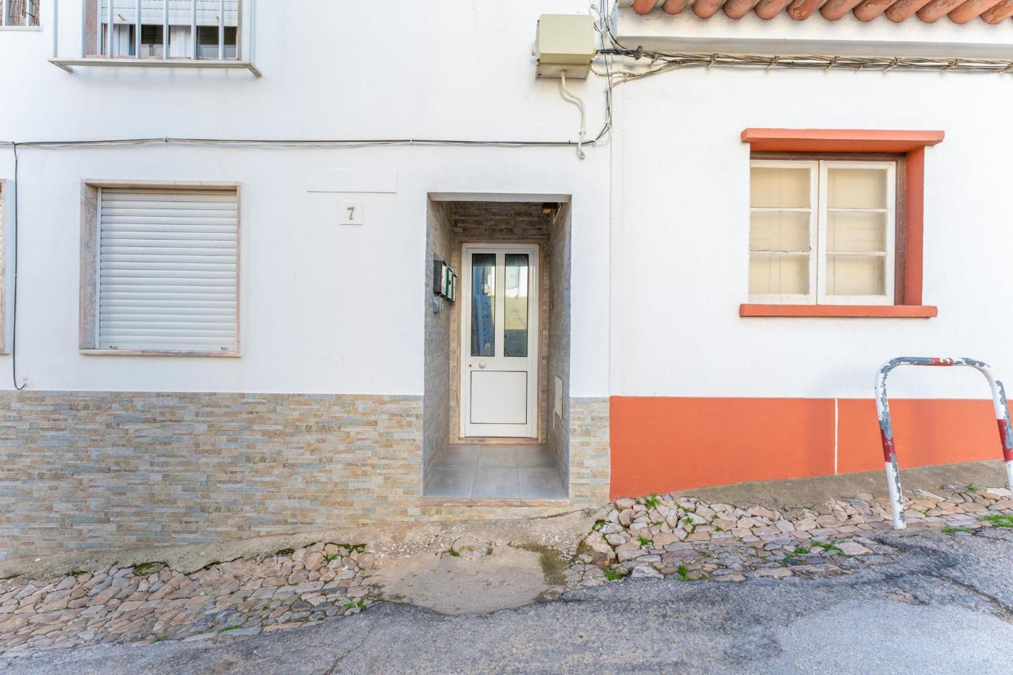 Comfy Flat W/ Rooftop Beach View By Lovelystay Burgau Eksteriør bilde